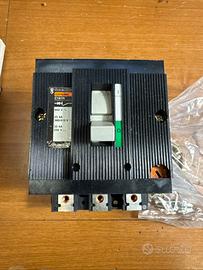 Interruttore magnetotermico merlin gerin 160 amp