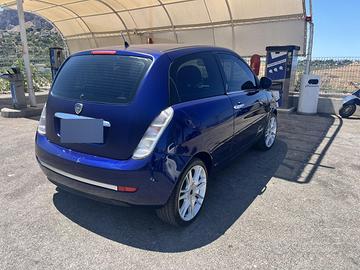 Lancia ypsilon 2008