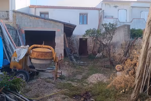 casa con terreno da ultimare 