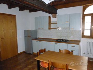 BLOCCO CUCINA E CAMERA