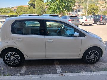 Volkswagen UP 2019