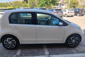 Volkswagen UP 2019