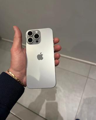 IPhone 16 pro max titanio