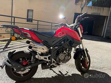 Benelli 125 TNT Rossa