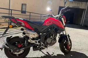 Benelli 125 TNT Rossa