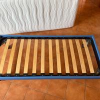 Letto a doghe con materasso