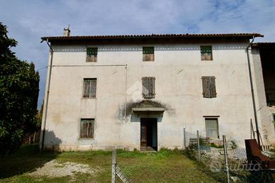CASA SEMINDIPENDENTE A BICINICCO