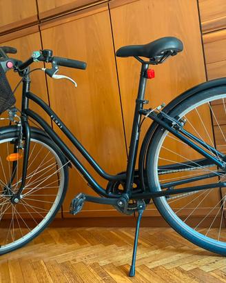 Bici da città ELOPS da donna con cestino