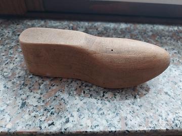Strumento per calzolaio - forma piede in legno