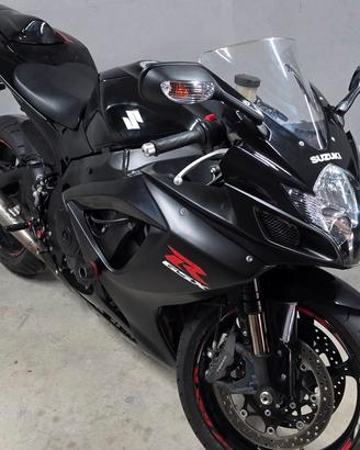 Suzuki gsxr 750