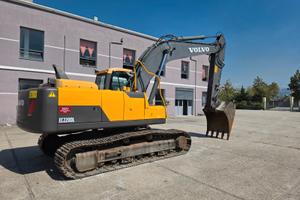 Escavator Volvo Ec220