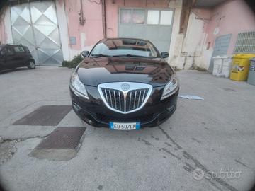 lancia delta anno ottobre 2010