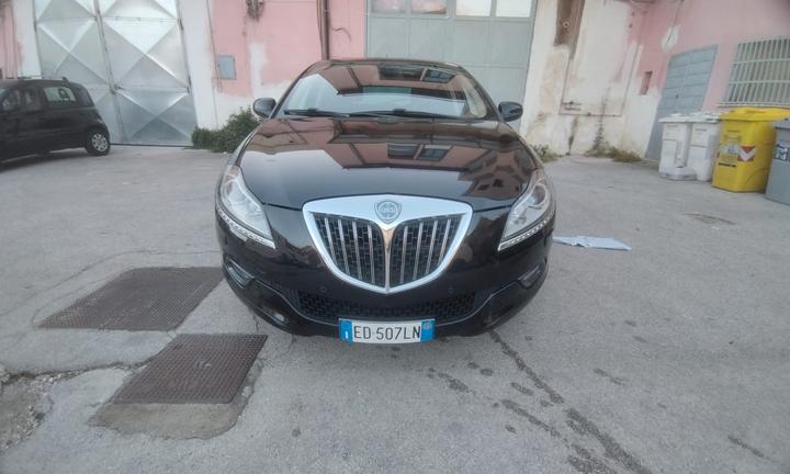 lancia delta anno ottobre 2010