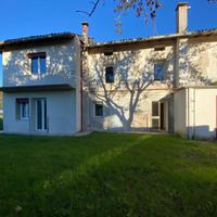 Casa indipendente con ampio giardino - Fratta