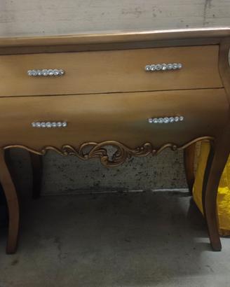 Mobiletto stile barocco 