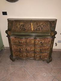 Secretaire in stile veneziano