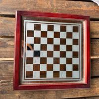 Set da  scacchi in vetro in elegante cofanetto.