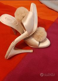 sandali raso e pon pon