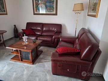 coppia di divani in pelle di qualità