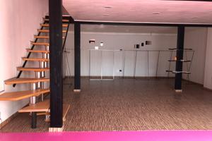 In via sciesa Locale soppalcato di 110 MQ