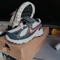 Scarpe Nike bambino n.22 nuove con cartellino 