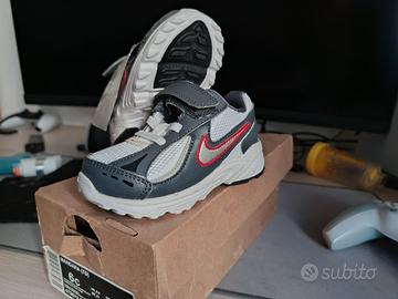 Scarpe Nike bambino n.22 nuove con cartellino 
