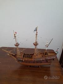 Modello navale statico artigianale –  Roter Dome