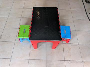 tavolino pieghevole per bambini con due sgabelli