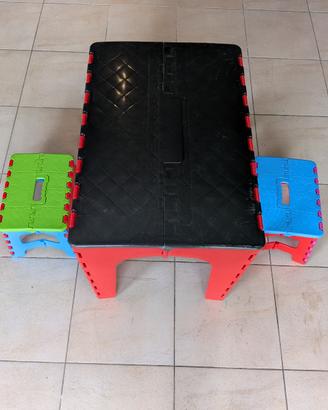 tavolino pieghevole per bambini con due sgabelli