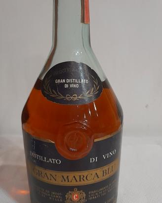 Gran marca blu distilleria di vino