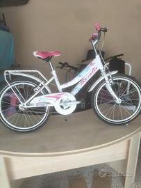 ATALA SKATE GIRL
