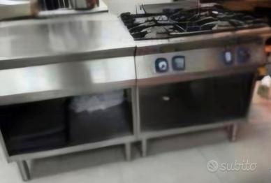 Cucina Electrolux 4 fuochi a gas + mobile neutro