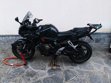 Yamaha FZ1 Fazer - 2009