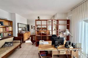 Appartamento di 105 m² con 4 locali e box auto dop