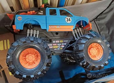 grande fuoristrada truck giocattolo 