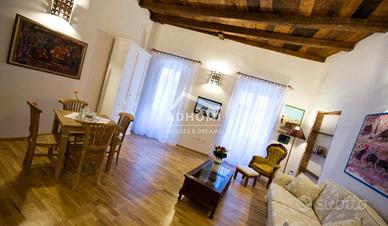 Uso turistico divisi e finemente arredati 146 mq