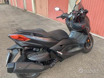 Scooter XMAX