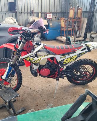 beta 300 rr 2019 full accessiori  prezzo tratabile
