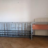 letto con sponde con materasso più copri materasso