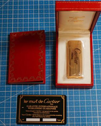 Accendino Cartier placcato oro da collezione.