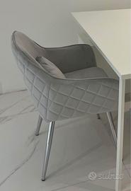 2 poltrone in velluto nuove mai usate .