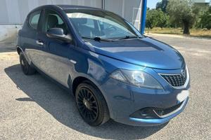 LANCIA Ypsilon 1.0 Hybrid Ecochic silver