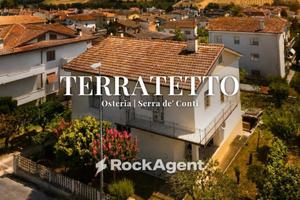 Casa indipendente di 242 m² con più di 5 locali e 