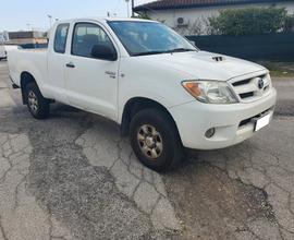 Toyota Hilux 2.5 D-4D 4WD 4posti Extra Cab DLX