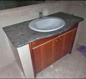 Lavandino in marmo con fontana e mobiletto legno