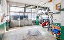 officina-doppia-esposizione-due-vetrine-su-strada