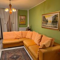 Divano arancione 6/8 posti, anche separabile