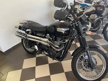 TRIUMPH SCRAMBLER 900 del 2010  soli km 2200