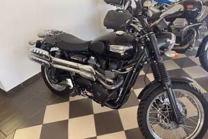 TRIUMPH SCRAMBLER 900 del 2010  soli km 2200