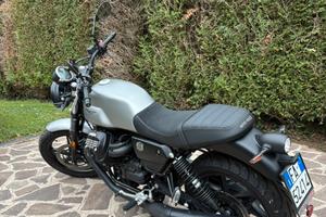 Moto Guzzi V7 Stone 850